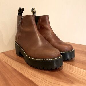 DR. MARTENS | Brown Rometty Women’s Leather Chelsea Boot 8 US